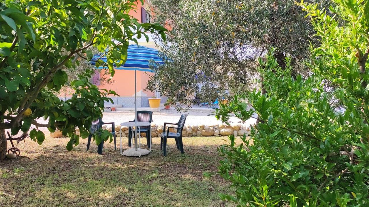 B&B I Tre Ulivi Morro d'Oro Exterior photo
