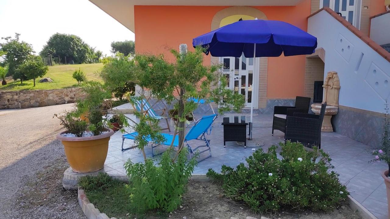 B&B I Tre Ulivi Morro d'Oro Exterior photo